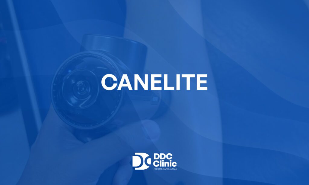 Fundo azul e com letras brancas está escrito Canelite
